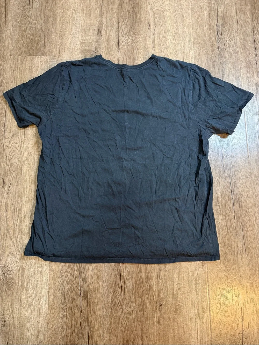 Nike Black Short-Sleeve 'Just Do It.' Graphic Tee with Red Accent